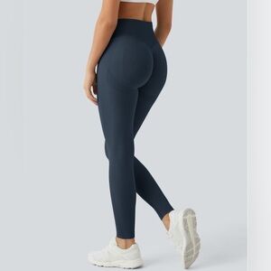 Halara Seamless Flow High Waisted Butt Lifting Leggings
Size XS NEW